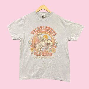 Lainey Wilson Wild Flowers and Wild Horses Country Tee L